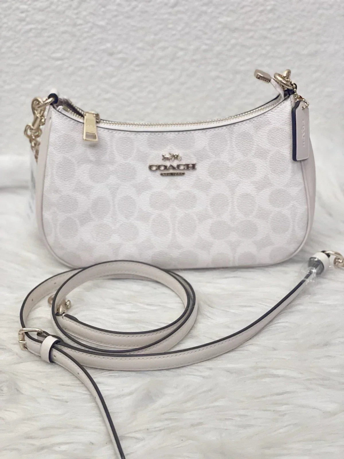 Coach Women's Teri Shoulder Bag Signature Canvas - White/Chalk