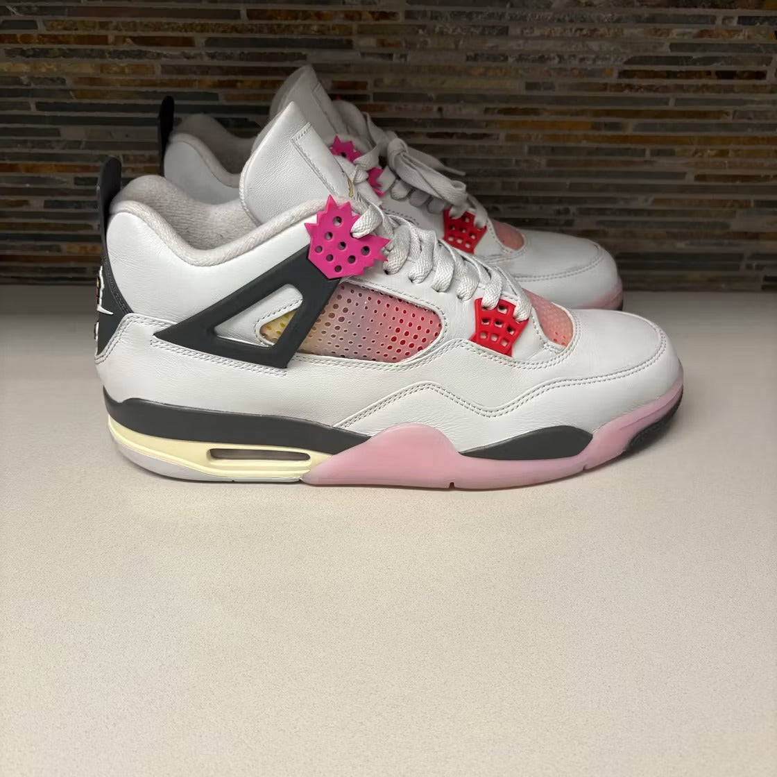 Used - Air Jordan 4 Retro Comic - US M 11 - detail 1